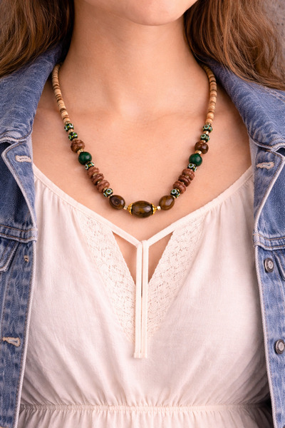 HER ŞEY NOTA www.herseynota.com إيرث نوماد – قلادة طويلة من الخرز ذات الألوان...