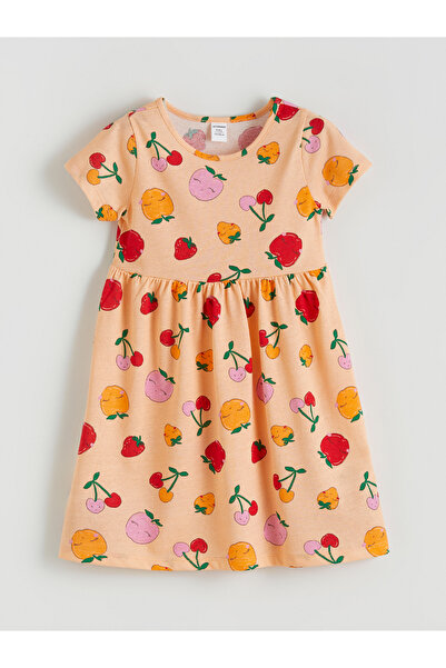 LC Waikiki فستان بناتي بياقة دائرية وطبعة فواكه.