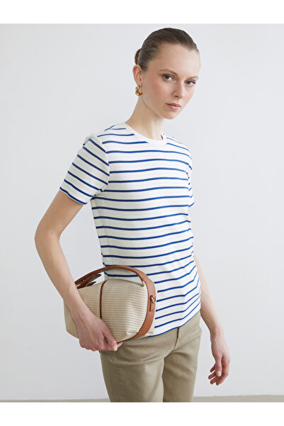 LC Waikiki تيشيرت نسائي مخطط برقبة دائرية