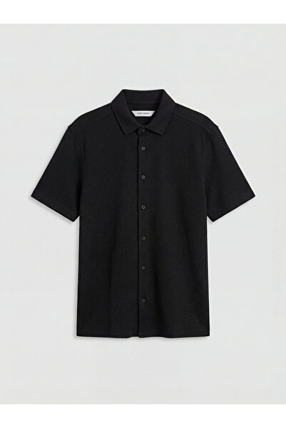 LC Waikiki قميص رجالي أسود بقصة عادية من متجر GiyÇık