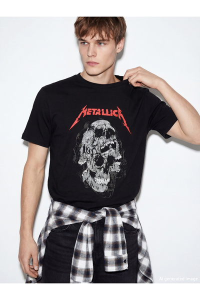 LC Waikiki Μαύρο ανδρικό μπλουζάκι με λαιμόκοψη ποδηλάτου και στάμπα Metallica