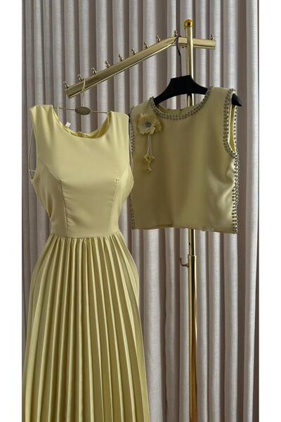 Boutique 219 light yellow midi suit