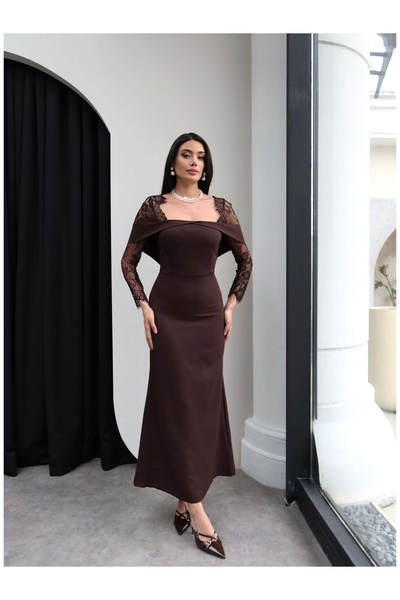 ESRAHELVACI فستان مادونا بأكمام من الدانتيل وياقة مطرزة