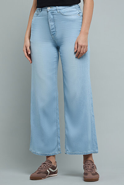 R&B Women's Blue Washed Flared Jeans with Button Closure