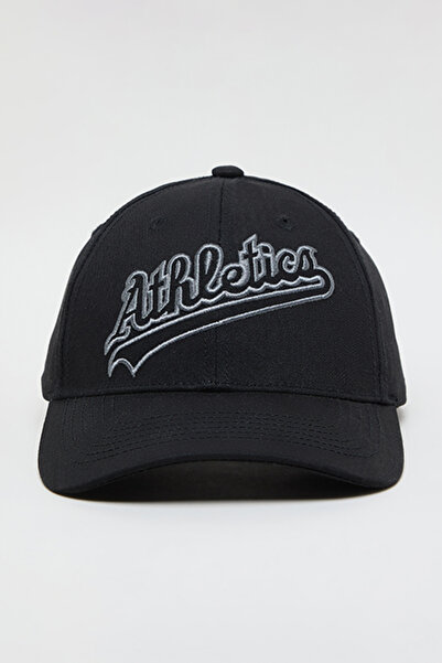 R&B Men's Black Embroidered Baseball Cap