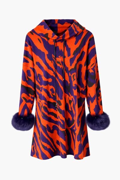 Mizalle Nar Çiçeği Kolağzı Kürklü Kırmızı Mavi Desenli Uzun Triko Tunik