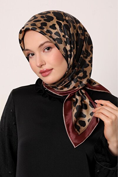 Levidor Leopard Pattern Sparkling Crystal Scarf