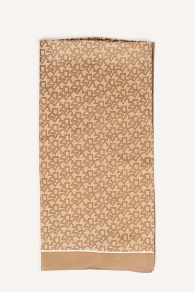 Dkny وشاح بشعار مستطيل الشكل