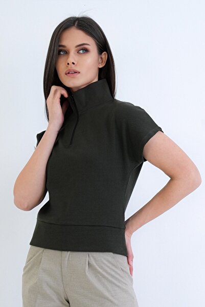 Trend Alaçatı Stili بلوزة نسائية كاكي بياقة عالية وأكمام نصفية وسحاب طراز أوت...