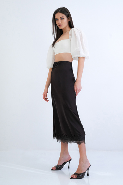 Trend Alaçatı Stili Fusta maxi din satin maro cu dantelă și talie elastică pe...