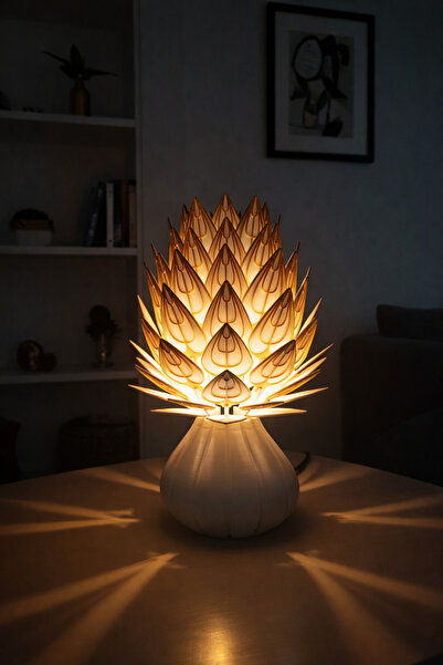 Decorius Prizma Taç Yaprak Abajur Lamba