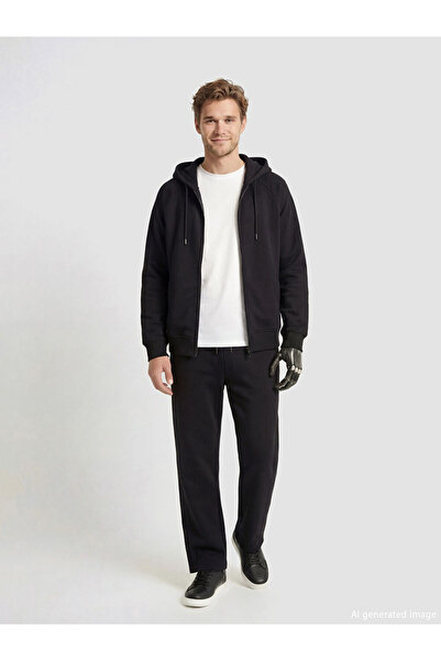 LC Waikiki Siyah Kolay Giyilebilir Paçaları Çıtçıtlı Erkek Loose Fit Eşofman ...