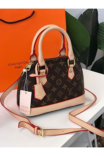 GGGG Bags with their accessories