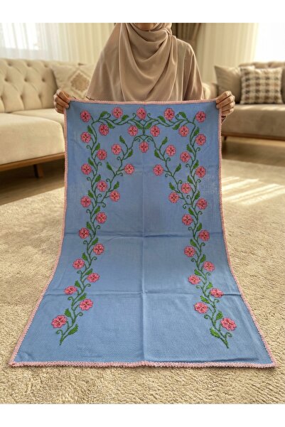 GNN Mavi Zeminli Pembe Çiçek Motifli El Nakışı Seccade - Geleneksel Çeyizlik ...