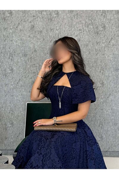 Viola2026 An elegant dress that combines sophistication and femininity, made ...