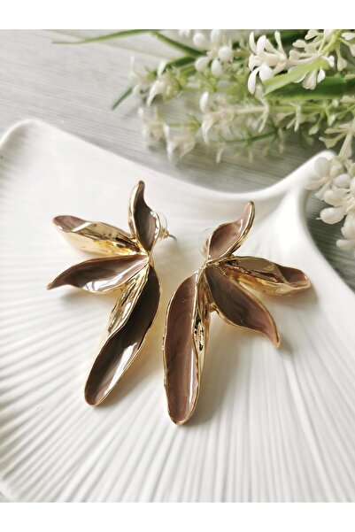 Halley Concept Beige enamel gold detailed leaf earrings