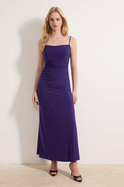 ترينديول كوليكشن فستان مور بحزام خلفي مكشوف الظهر على شكل حرف A/فستان ماكسي م...