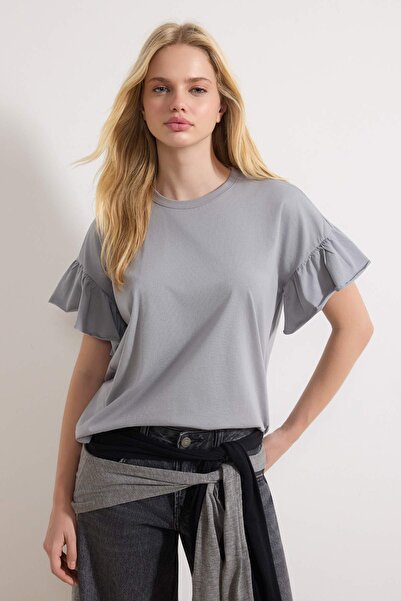 Trendyol Collection Πλεκτό μπλουζάκι με λαιμόκοψη σε γκρι χρώμα - 100% βαμβάκ...