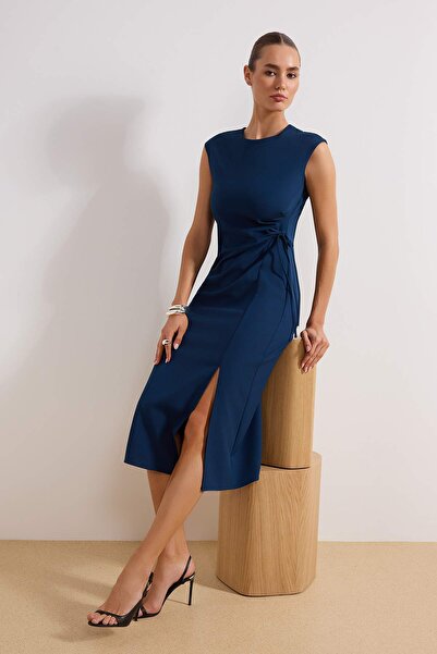 ترينديول كوليكشن فستان بترول ميدي منسوج مسطح TWOSS26EL00081