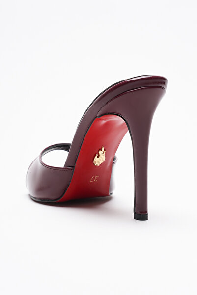 Ayakkabı Ateşi Γυναικείες μυτερές παντόφλες με λεπτό τακούνι Sona Burgundy λο...