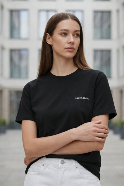 Amia&Co. Black Crew Neck Logo Detailed Short Sleeve T-Shirt