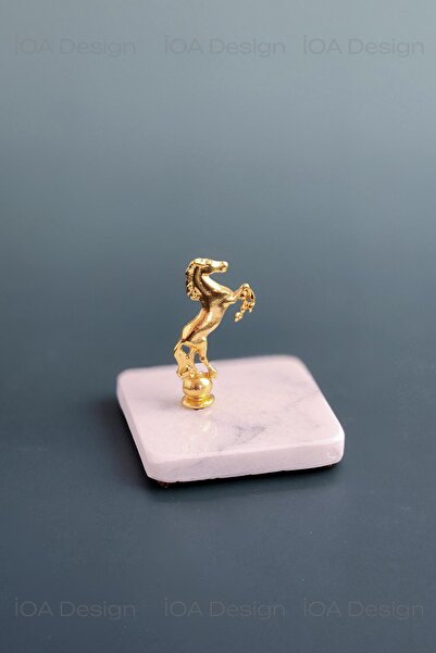 ioadesign وعاء ترفيه رخامي على شكل حصان - لون ذهبي