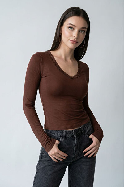 Seeh Καφέ γυναικεία μπλούζα με λαιμόκοψη V και δαντέλα SH354