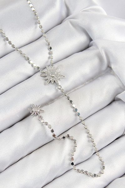 Skygo قلادة من النحاس الأصفر والزركون مع سلسلة مطروقة على شكل نجمة القطب مودي...