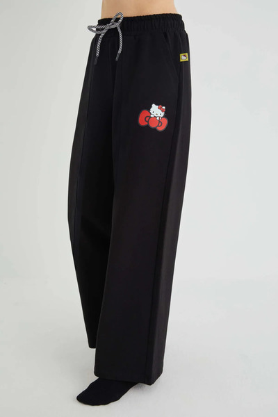 Hello Kitty Дамски спортен екип с ликра и щампи