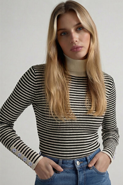 poupee Women's High-Neck Striped Knitwear Sweater Stretch Fabric Slim Fit
