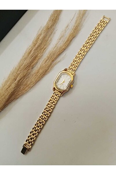 QUARTZ ساعة يد نسائية بسلسلة فولاذية ذهبية اللون بتصميم كلاسيكي بسيط عتيق، هي...