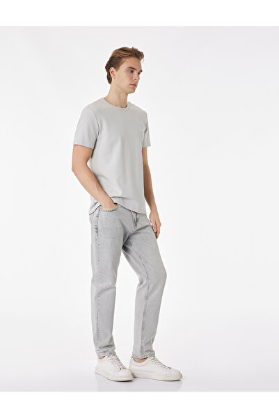 Koton Памучна тениска с къс ръкав, обло деколте и принт, с тясна кройка