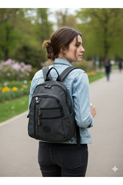 candaşlar rucsac din țesătură gri, cu aspect încrețit
