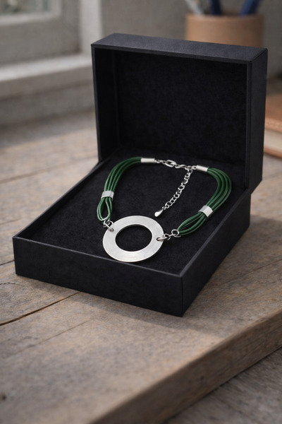 Kutcha Accessories Green Genuine Leather Necklace with Oval Silver Pendant