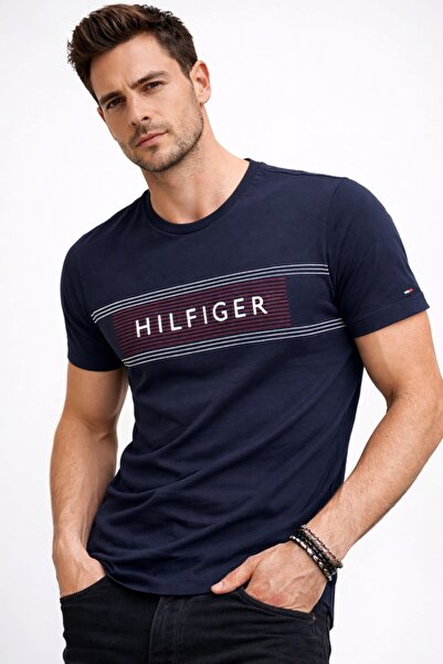 Tommy Hilfiger تيشيرت رجالي TH مطبوع، من قطن 100%، بقصة ضيقة، بياقة دائرية