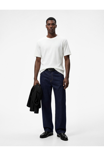 Koton Μπλουζάκι με κοντό μανίκι και υφή, σε κανονική εφαρμογή, με βασική λαιμ...