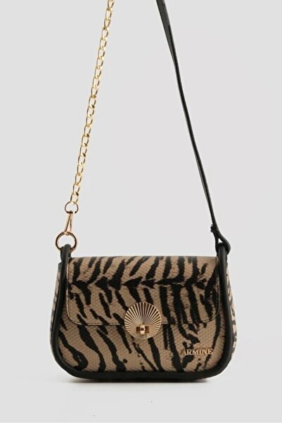 Armine Дамска чанта с верижка и закопчалка с леопардов детайл 397