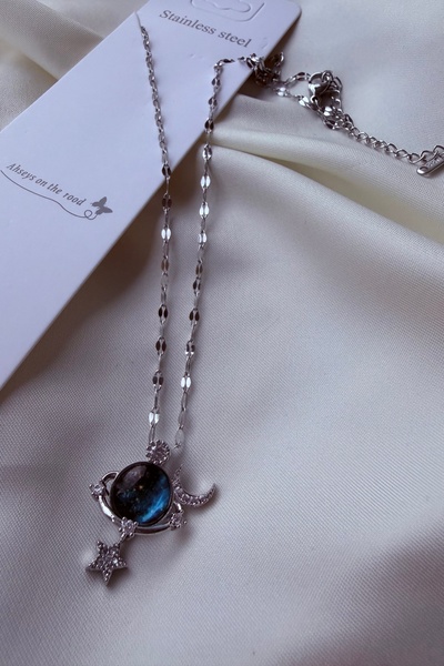 Bonicce قلادة نسائية من الفولاذ المقاوم للصدأ منقوشة بحجر الزركون