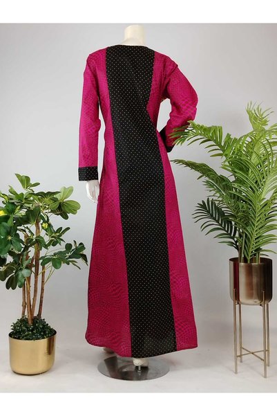 ASIAN Reham's Jalabiya is a women's cotton jalabiya with an elegant, traditional style, embroidered with silk threads.