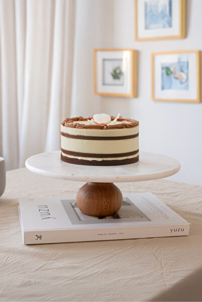 Akayev Mermer 25 Cm Ahşap Ayaklı Beyaz Yuvarlak Sunum Tabağı