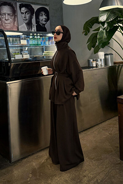 LOCCO طقم نسائي بتفاصيل مطوية ومشبك بني اللون