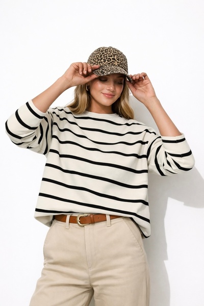 NOVİ Siyah Beyaz Çizgili Sweat Oversize-Dikişsiz