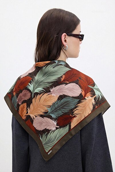 HAWWA وشاح باندانا منقوش بالريش الطائر