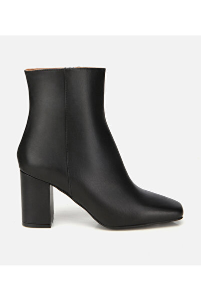 Hotiç Kadın Deri Siyah Küt Burunlu Topuklu Bot