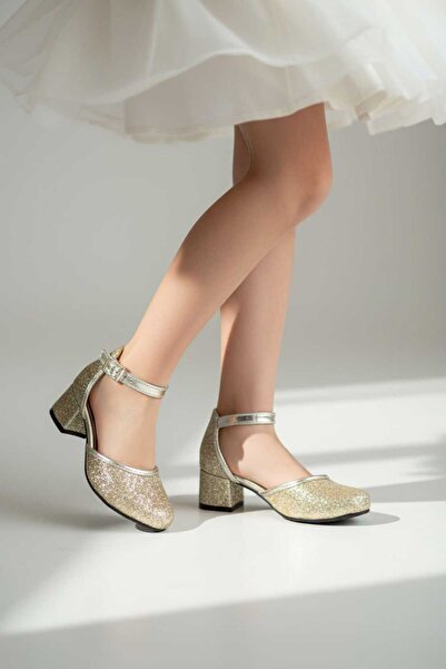 PATİK BEBE حذاء سهرة بناتي ذهبي اللون بكعب مربع