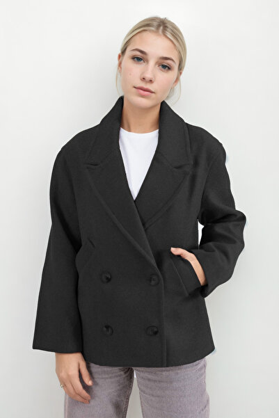 Vitrin Buttoned Short Stamp Coat
