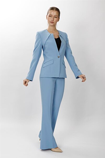 ÖNDER ÖZSOY سترة رياضية بياقة دائرية وزر واحد وبنطلون واسع الساق مع جيوب - أز...