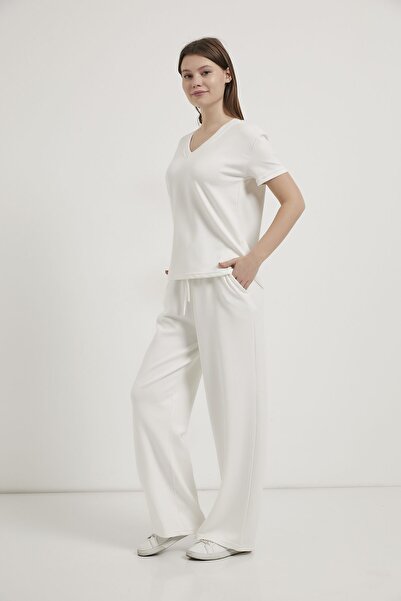 Arma Life ARMALIFE 6945 ТЕНИСКА С V-ОБРАЗНО ДЕКОЛЬТЕ И ПАНТАЛОНИ С ВРЪЗКА В Т...