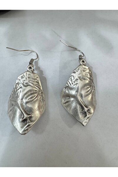 Yuchicly Leaf-Shaped Metal Earrings with Face Detail – Dangle Design Earrings