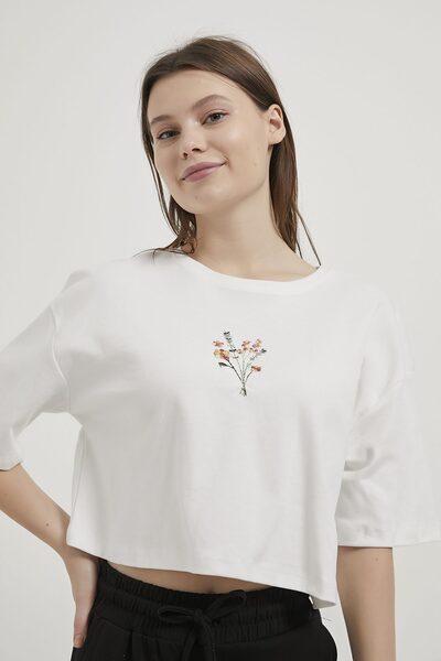 Arma Life Armalife 10573 Flower Embroidered Crop Women's T-Shirt